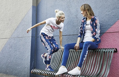 「アディダス ネオ」春の新作はグラフィカルなフラワーMIX！