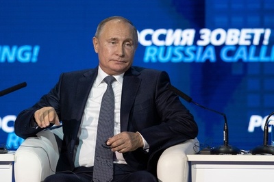 プーチン氏、ウクライナ艦船拿捕の正当性主張