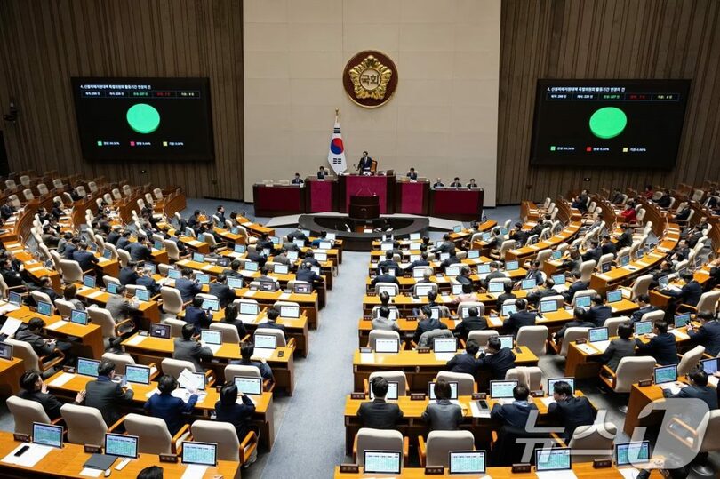 国会本会議の様子(c)news1