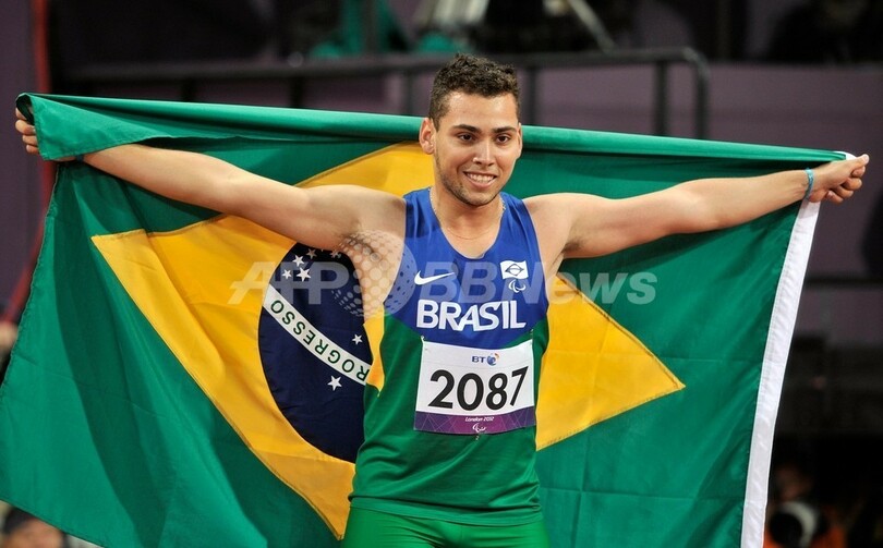 ピストリウスが男子200メートルで銀、レース後に不満漏らす パラリンピック