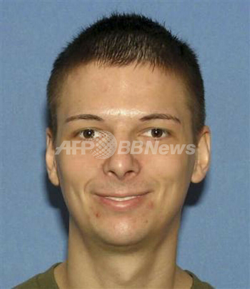 米イリノイ銃乱射事件、犯人の顔写真公開される