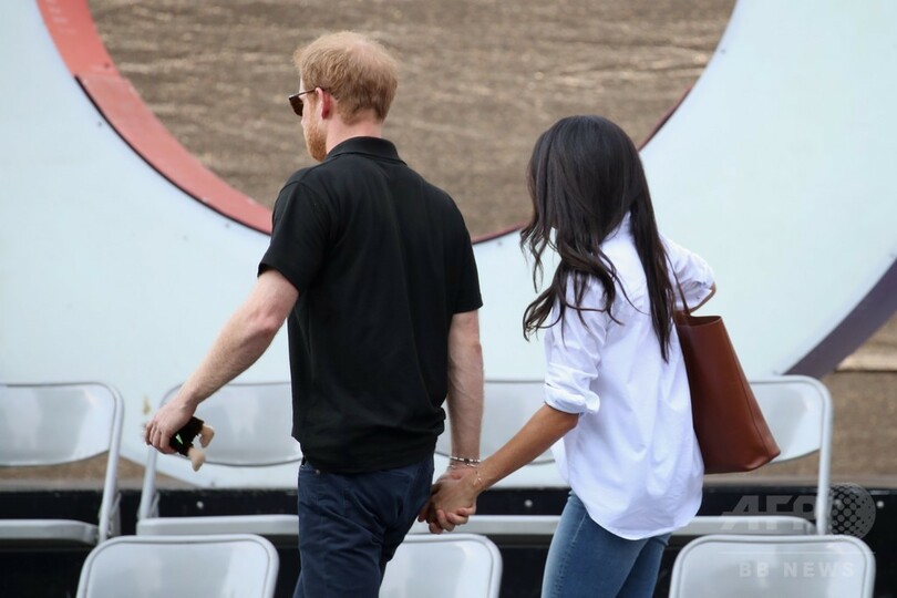 英ヘンリー王子、恋人の米女優と初めて公式の場に 車いすテニス観戦