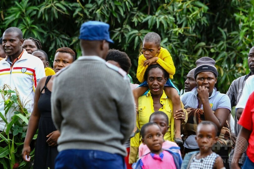 92歳のムガベ大統領、2018年の大統領選出馬へ ジンバブエ