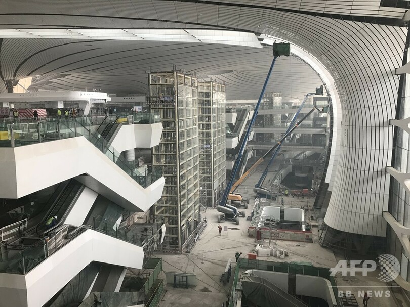 6月末の開港に向けて建設進む 北京大興国際空港ターミナルを報道機関に公開