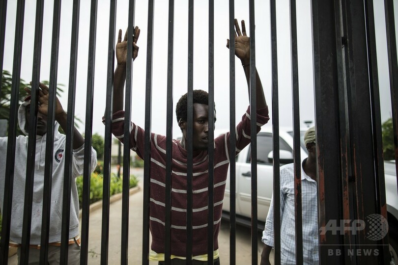 ブルンジ、反大統領派の学生ら一時米大使館に避難 副大統領は国外へ