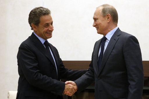 人形 サルコジ大統領 img_2176f0d2386e80a54257ffe8ce