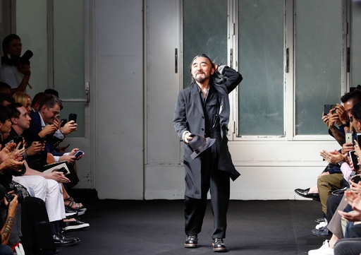 MIYAVIもモデル出演、「ヨウジヤマモト」19年春夏メンズ 写真25
