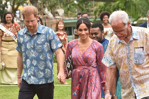 メーガン妃 フィジーで女性教育の振興を熱弁 ヘンリー王子の出る幕なし 写真32枚 国際ニュース Afpbb News