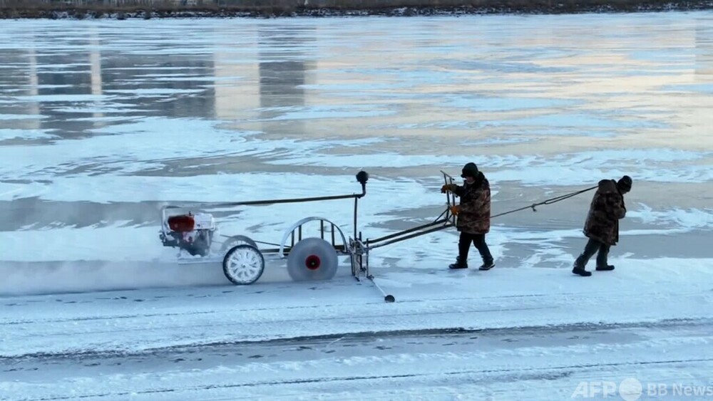 動画：凍結した松花江で採氷作業開始 黒竜江省ハルビン市 写真1枚 国際ニュース：AFPBB News