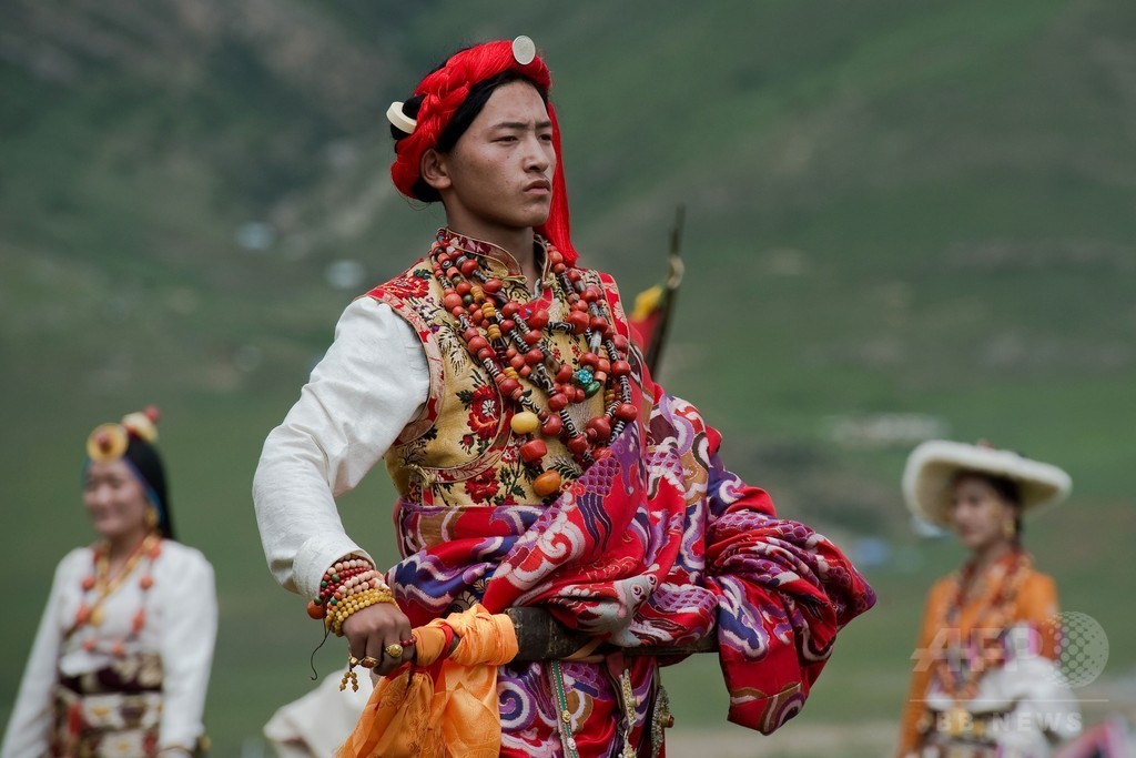 チベットの伝統衣装とアクセサリーでファッションショー 中国 写真13枚 マリ クレール スタイル Marie Claire Style