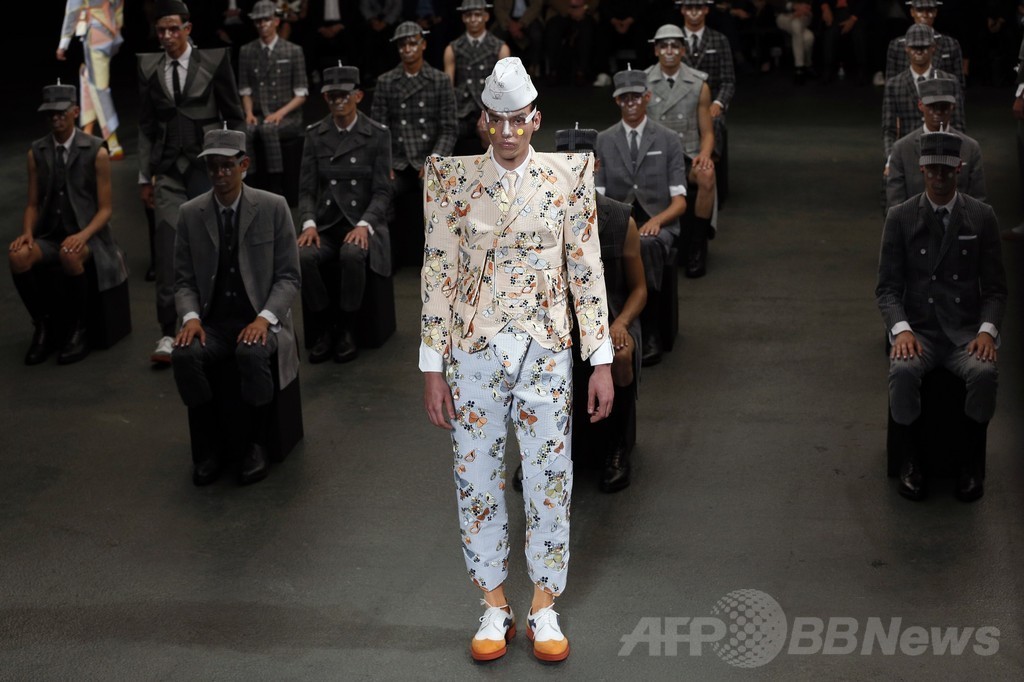 SFの世界観を表現、「トム・ブラウン」15年春夏メンズ