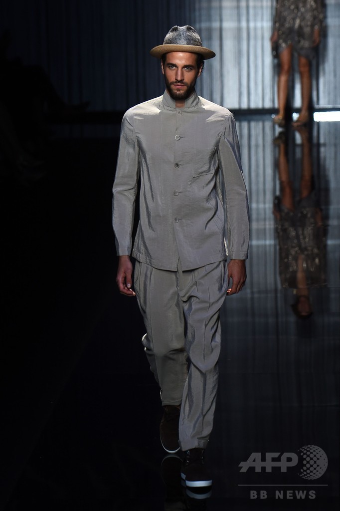 「ジョルジオ アルマーニ」17年春夏