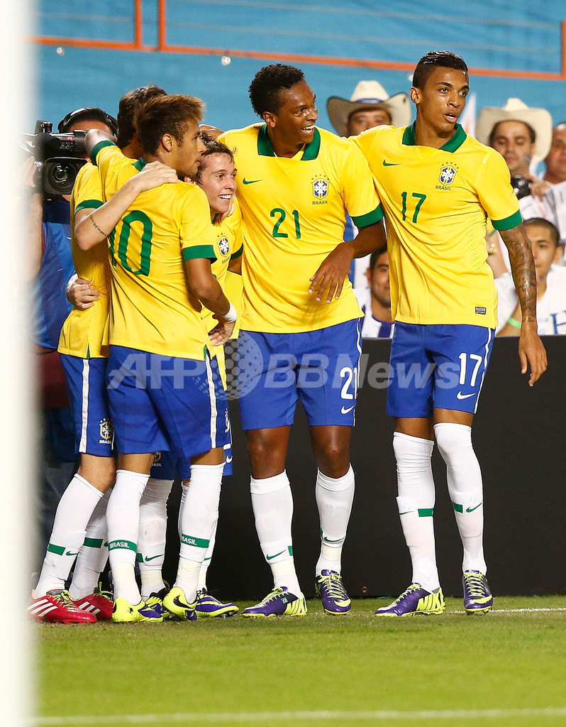 ブラジルがw杯出場国ホンジュラスに圧勝 サッカー国際親善試合 国際ニュース Afpbb News