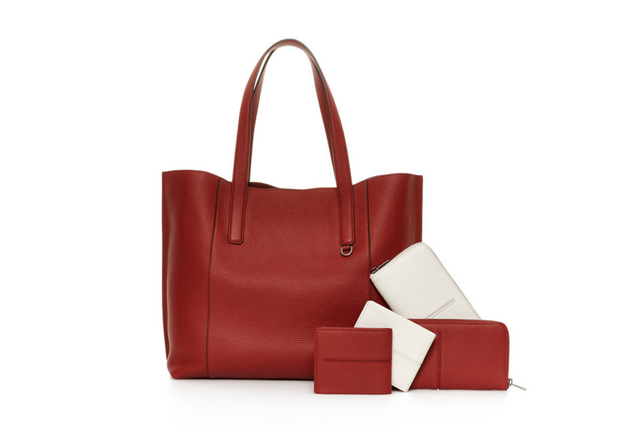 「トッズ」レザーグッズをバレンタインに向け先行発売