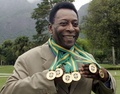 ブラジルのリオデジャネイロ（Rio de Janeiro）で行われたイベントに出席したペレ(Pele)氏（2010年12月22日撮影）。(c)AFP/CAIO LEAL