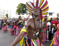 2008年2月6日、ポルトープランス（Port-au-Prince）で開かれたカーニバルで踊る男性。(c)AFP/Thony BELIZAIRE