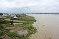 ナイジェリア南東部ベヌエ州の州都マクルディで、豪雨により氾濫したベヌエ川（2017年9月1日撮影）。(c)AFP/Lemmy IJIOMA