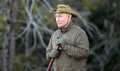 シベリアの針葉樹林地帯を歩くウラジーミル・プーチン大統領（2021年9月26日公開）。(c)Alexey DRUZHININ / Sputnik / AFP