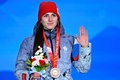 北京冬季五輪、スピードスケート女子500メートルのメダル授与式。銅メダルを獲得したロシア五輪委員会（ROC）のアンゲリナ・ゴリコワ（2022年2月14日撮影）。(c)WANG Zhao/ AFP