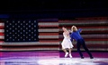 ソチ冬季五輪、フィギュアスケート・エキシビションの演技に臨むメリル・デイビス（Meryl Davis）/チャーリー・ホワイト（Charlie White）組（2014年2月22日撮影）。(c)AFP/ADRIAN DENNIS