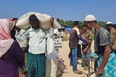 ロヒンギャ難民キャンプで火災 1万2000人が住まい失う バングラデシュ