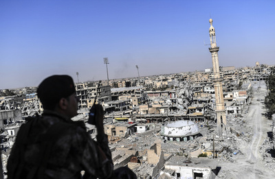 IS戦闘員約400人が投降、ラッカ奪還作戦