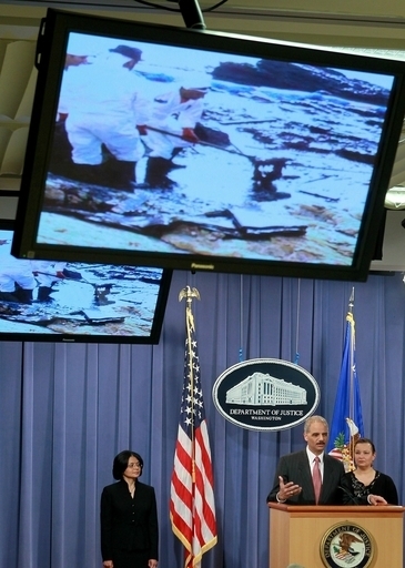 メキシコ湾原油流出、米政府がBPなど9社を提訴 日系企業も