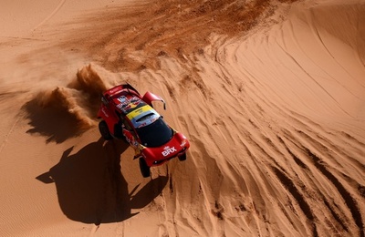 【今日のダカールラリー】ローブが2勝目 アルアティアは首位快走