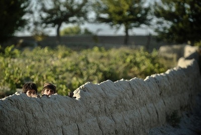 アフガンで外国兵の死亡相次ぐ、路肩爆弾と「内部攻撃」で計7人