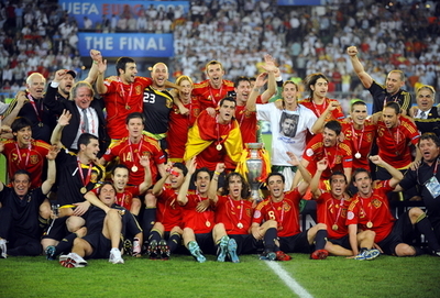 スペイン ドイツを下し44年ぶり2度目の欧州選手権優勝