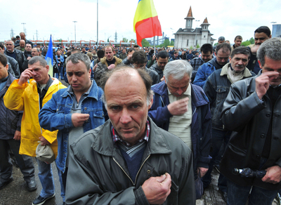 ルーマニアのアルセロール・ミタル工場で賃上げデモ