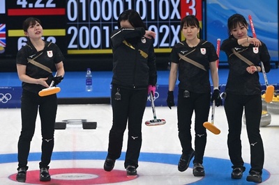 カーリング女子、日本は銀メダル 北京冬季五輪