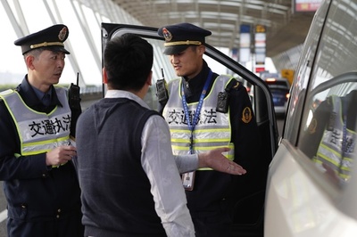 白タク横行、中国配車サービス 「全車調べるのは非現実的」と滴滴