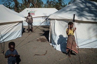 アフリカ南部のサイクロン被災地、約50万人が家失った恐れ