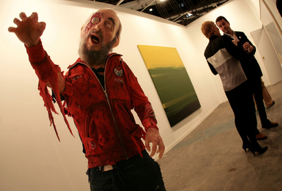 カストロ議長のゾンビ人形も登場、スペイン国際現代アートフェア開催