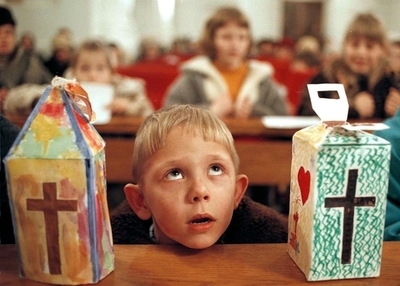 名字が「ヘル（地獄）」で、カトリック系学校への入学取り消し