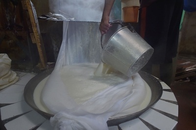 豆腐作りの廃水が再生可能エネルギーに、インドネシア