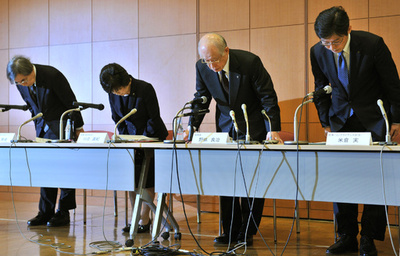 小保方氏、STAP細胞論文撤回に同意