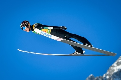 総合王者の小林陵侑、有終の今季13勝目 ジャンプW杯男子