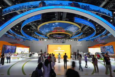 中国のサービス貿易規模、初の1兆ドル突破