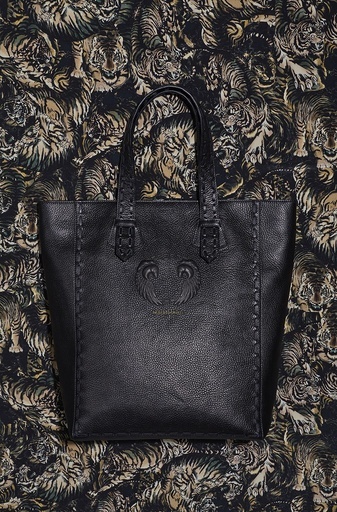 「ロベルト・カヴァリ」六本木でポップアップオープン