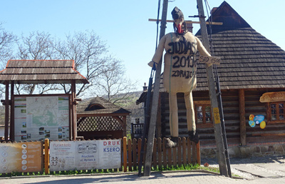 ユダヤ人似の人形燃やす、ポーランドのイースター行事に非難