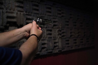 パキスタンのプロの殺し屋、オーストリアへ向かう移民集団の中で見つかり逮捕