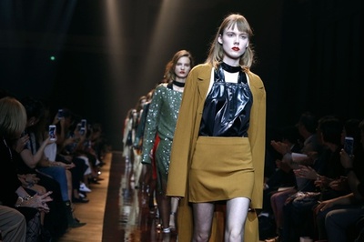 「ニナ リッチ」16年春夏コレクション