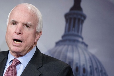 マケイン議員、脳腫瘍の治療中止 米共和党の重鎮