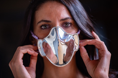 【写真特集】ウイルス対策も工夫次第？ 素材も形もさまざまな「マスク」