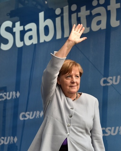 独総選挙まで1か月、メルケル首相は4選視野