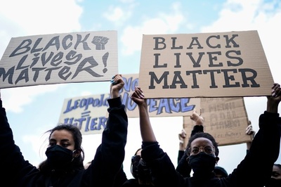 欧州議会、「黒人の命は大切」決議案を採択 米警察とトランプ氏を批判