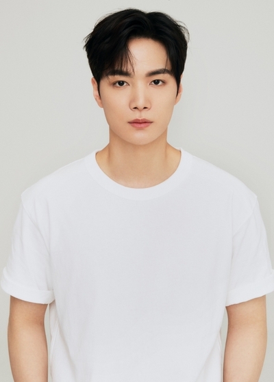 キム・ジョンヒョン、ウェブドラマ「始まりはキス」にキャスティング