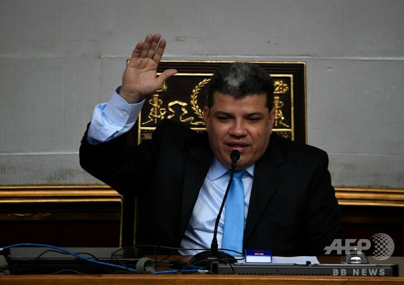 ベネズエラのグアイド氏、国会議長再任を宣言 一時議会から閉め出し